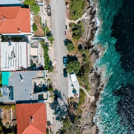 Anemos Seaside Apartment